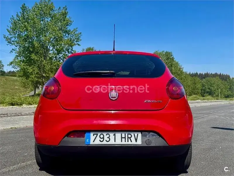 Usado Fiat Bravo Easy 90 CV (66 kW) 2013 Rojo Utilitario