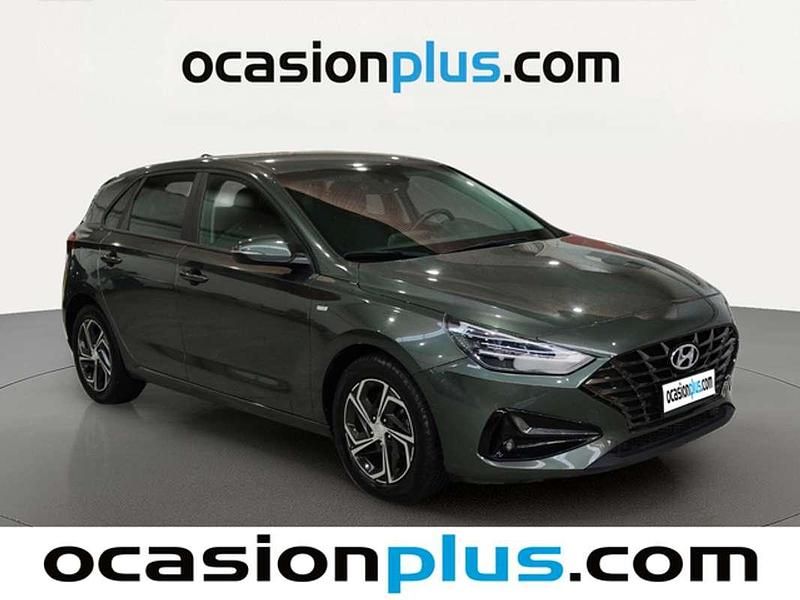 Usado Hyundai i30 120 CV (88 kW) 2022 Gris Utilitario