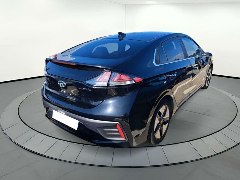 Usado Hyundai Ioniq 141 CV (103 kW) 2022 Negro Utilitario