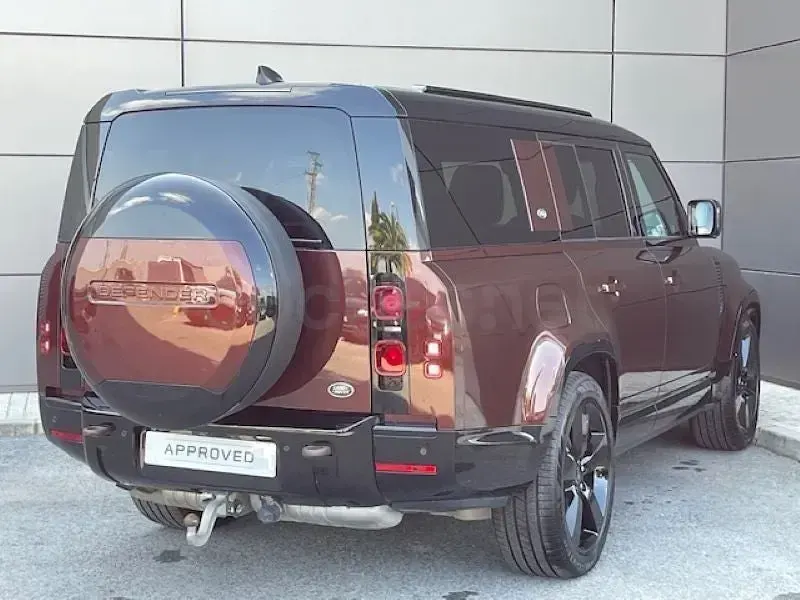 Usado Land Rover Defender SE 249 CV (183 kW) 2023 Granate SUV