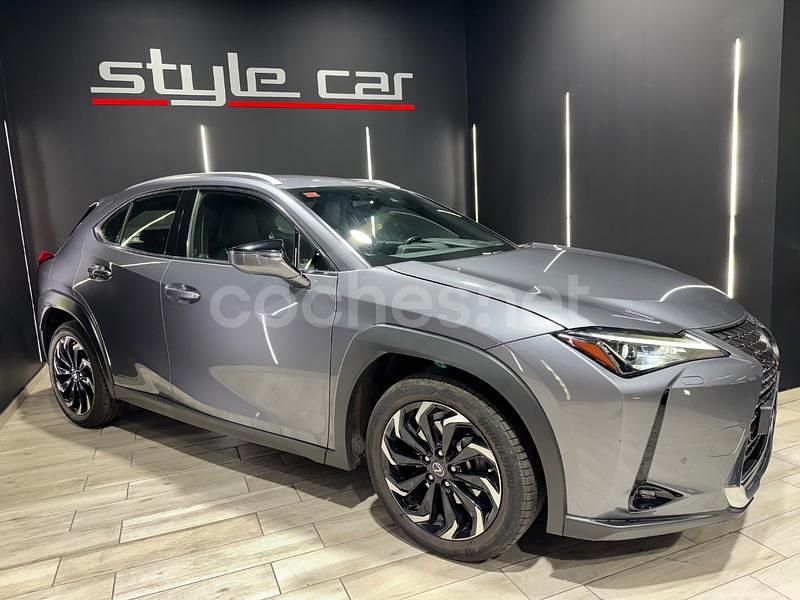 Gris / plata Usado 2019 Lexus UX Business Edition SUV | 22.950 € (Precio justo) - Imagen 1/4