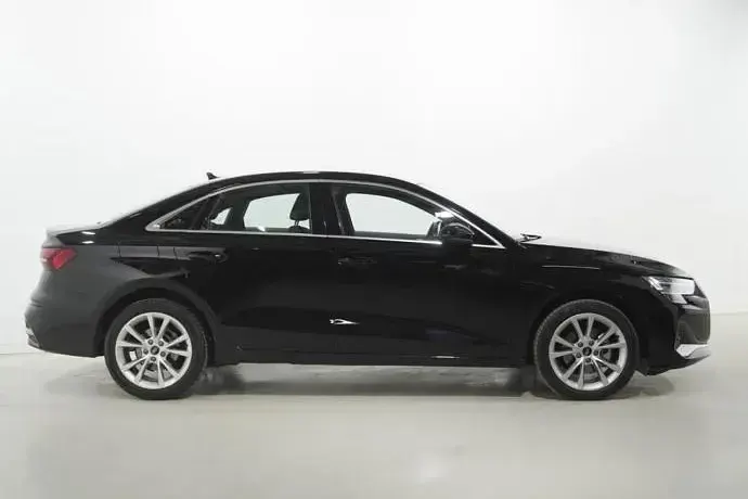 Usado Audi A3 Advanced 116 CV (85 kW) 2025 Negro Berlina