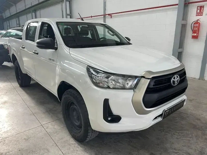 Usado Toyota HiLux 150 CV (110 kW) 2022 Blanco Pickup/Camioneta