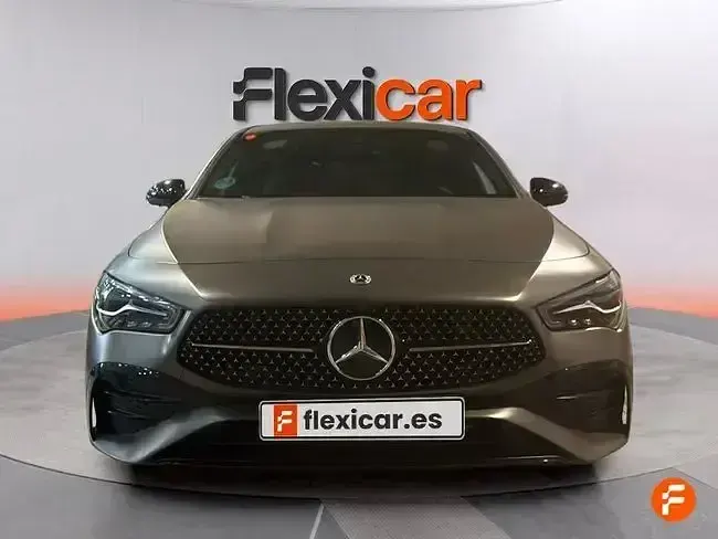 Usado Mercedes CLA200 150 CV (110 kW) 2025 Gris Berlina