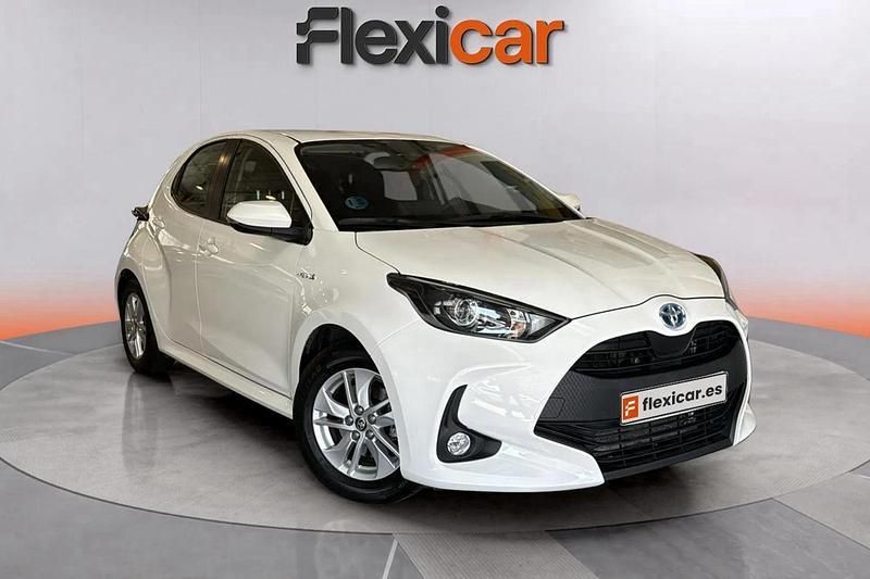 Blanco Usado 2021 Toyota Yaris Hybrid Active Berlina | 14.590 € (Super precio) - Imagen 1/4