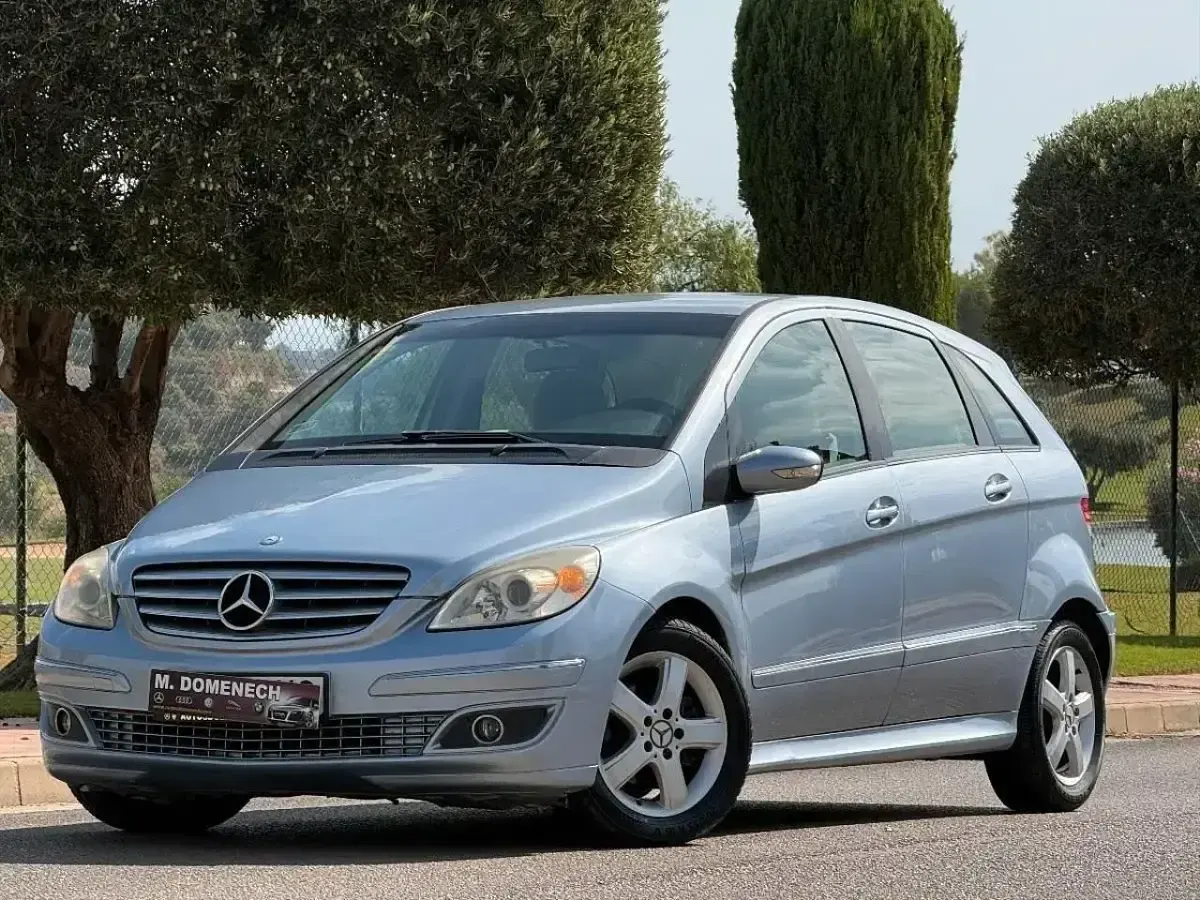 Usado Mercedes B200 Chrome 136 CV (100 kW) 2005 Gris Monovolumen