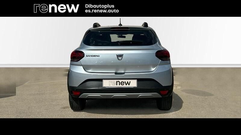 Usado Dacia Sandero Essentiel 91 CV (66 kW) 2022 Gris Berlina