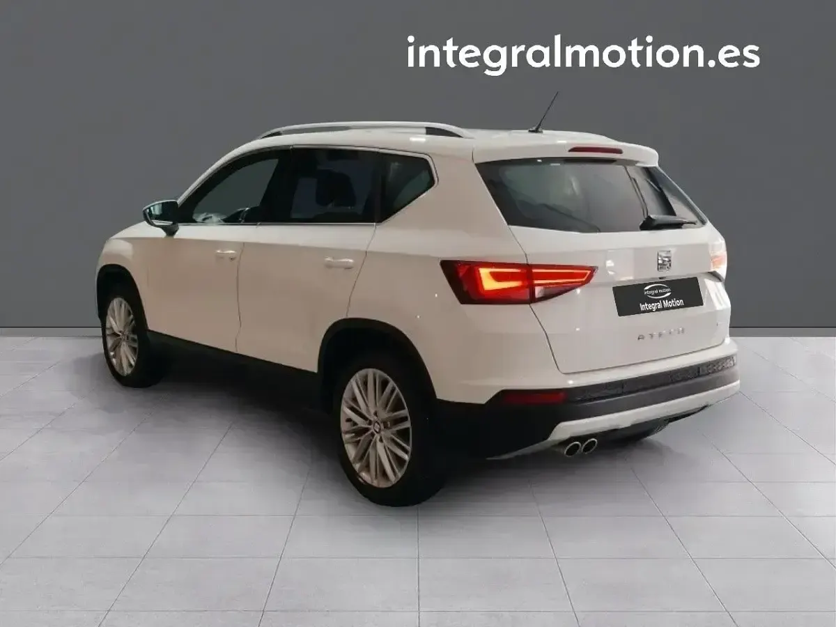 Usado Seat Ateca 4Drive 190 CV (139 kW) 2016 Blanco SUV