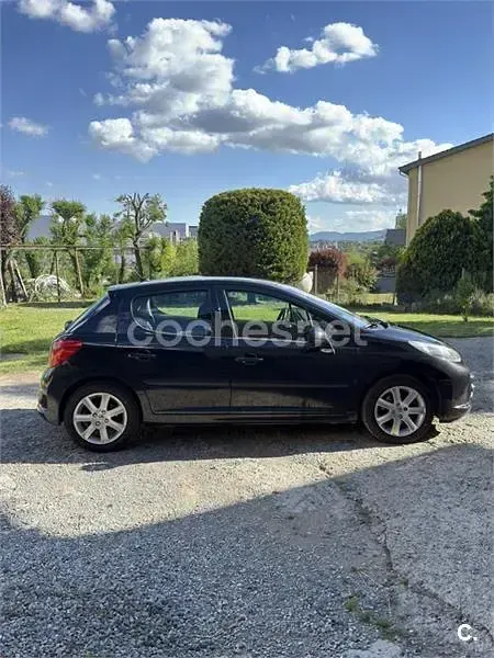 Usado Peugeot 207 Premium 120 CV (88 kW) 2008 Negro Berlina