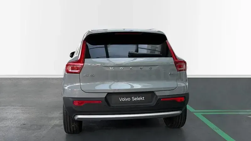 Usado Volvo XC40 Core 163 CV (119 kW) 2025 Gris / plata SUV