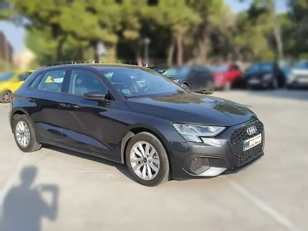 Usado Audi A3 Sportback Premium 116 CV (85 kW) 2023 Gris Utilitario