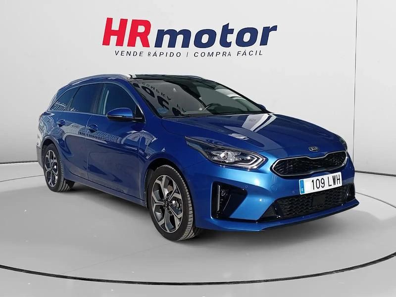 Azul Usado 2022 Kia Ceed Familiar | 17.990 € (Precio justo) - Imagen 1/4