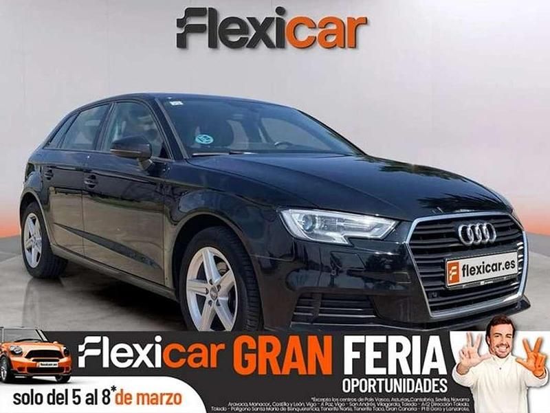 Usado Audi A3 117 CV (86 kW) 2018 Negro Berlina
