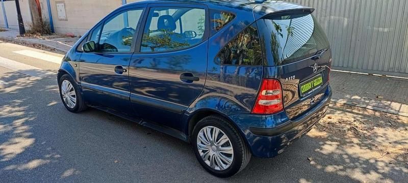 Usado Mercedes A170 95 CV (69 kW) 2004 Azul Utilitario