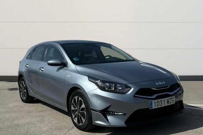 Usado Kia Ceed 101 CV (74 kW) 2025 Plateado Utilitario