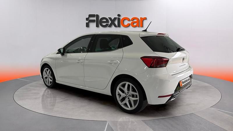 Usado Seat Ibiza FR 110 CV (80 kW) 2021 Blanco Utilitario