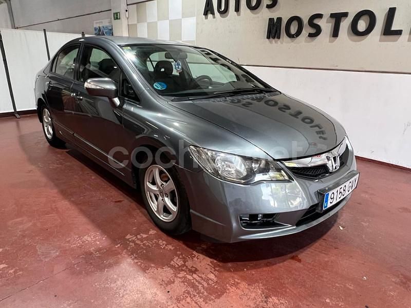 Gris / plata Usado 2010 Honda Civic Hybrid Berlina | 7995 € - Imagen 1/4