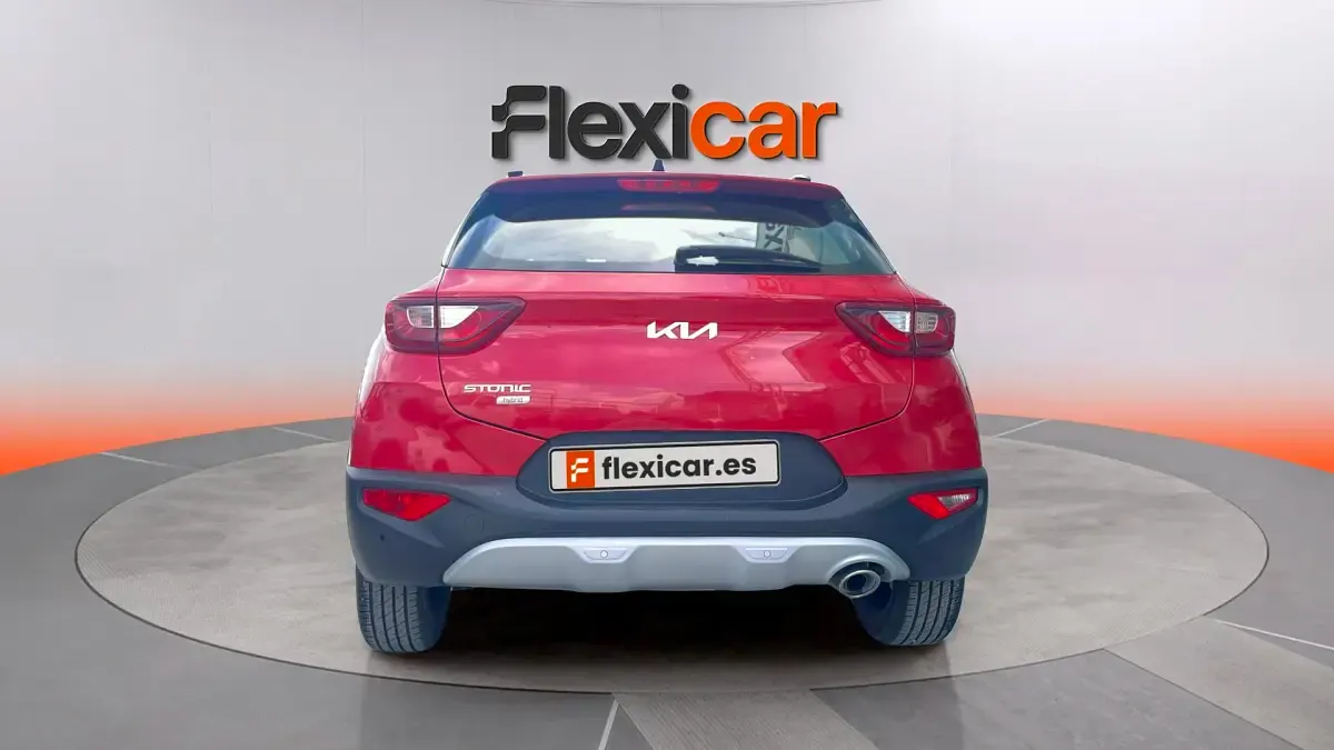 Usado Kia Stonic 100 CV (73 kW) 2024 Granate SUV