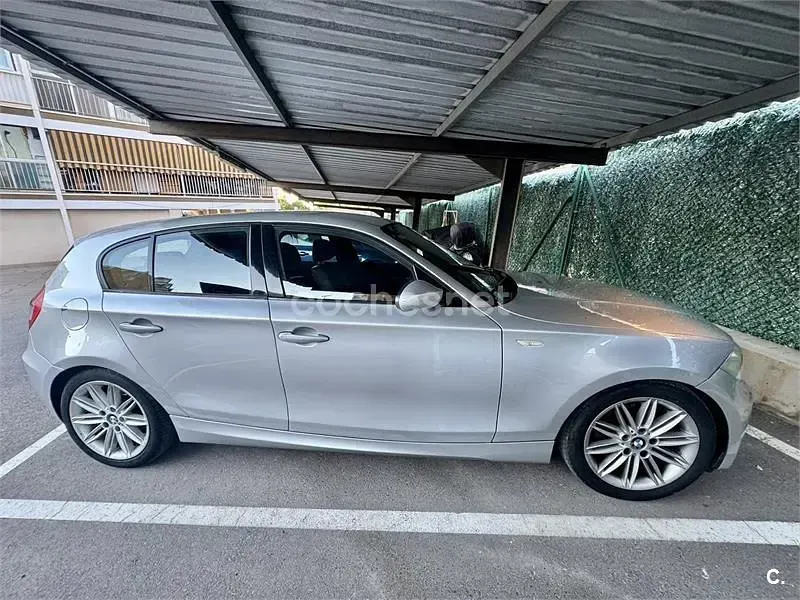 Usado BMW 118 129 CV (94 kW) 2006 Gris / plata Utilitario