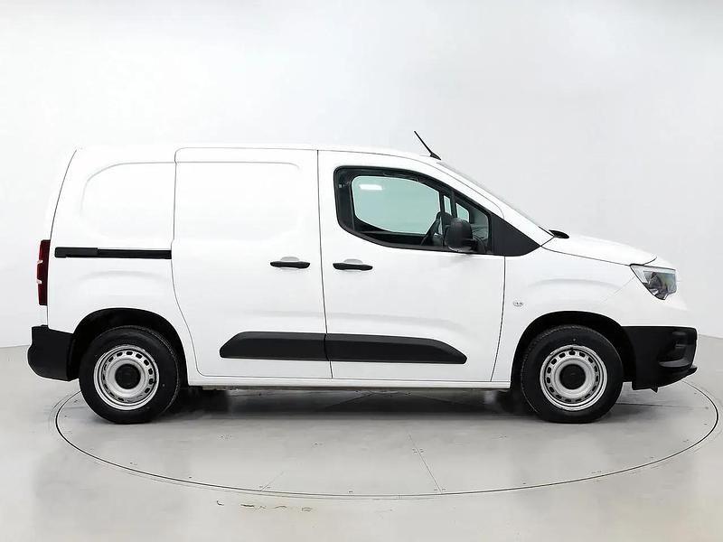 Usado Opel Combo 103 HP (75 kW) 2021 Branco Monovolume