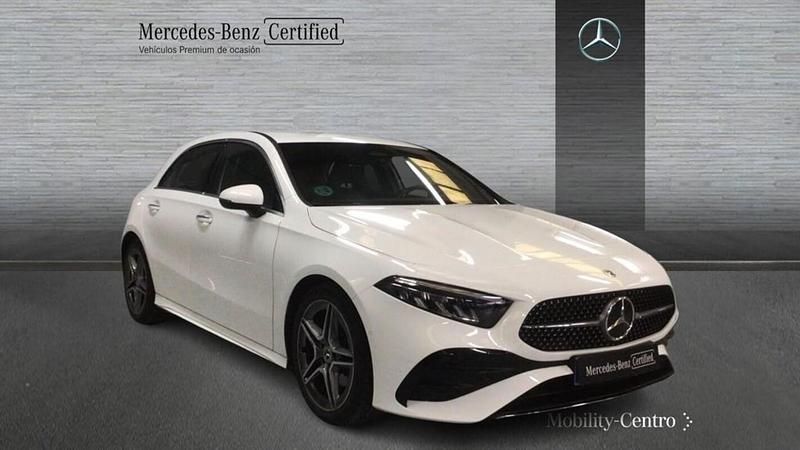 Usado Mercedes A200 AMG line 150 CV (110 kW) 2024 Blanco polar  pintura unicolor Utilitario
