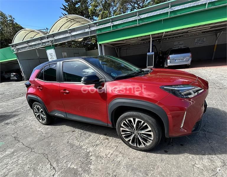 Usado Toyota Yaris Cross Style 116 CV (85 kW) 2023 Rojo SUV