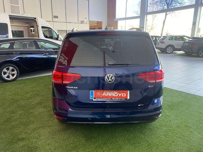 Usado VW Touran Business 115 CV (84 kW) 2017 Azul Monovolumen