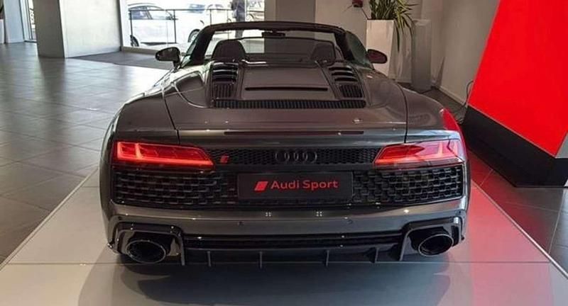 Usado Audi R8 Spyder Performance 571 CV (419 kW) 2024 Gris Descapotable