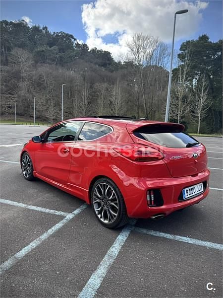 Usado Kia Ceed GT GT 204 CV (150 kW) 2015 Rojo Berlina