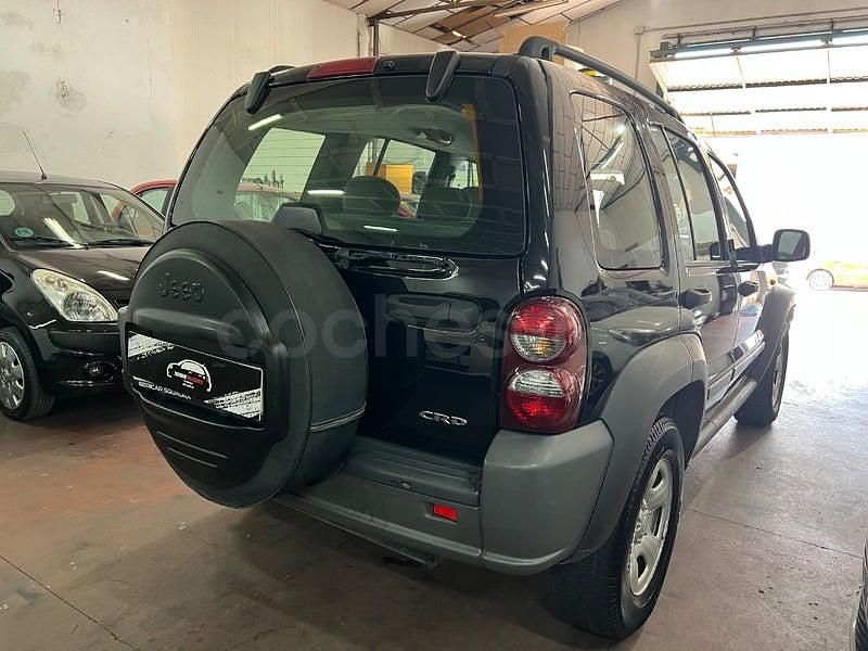 Usado Jeep Cherokee 163 CV (119 kW) 2006 Negro SUV