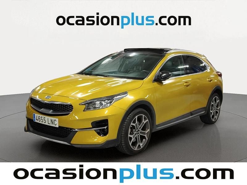 Usado Kia XCeed 136 CV (100 kW) 2021 Amarillo SUV