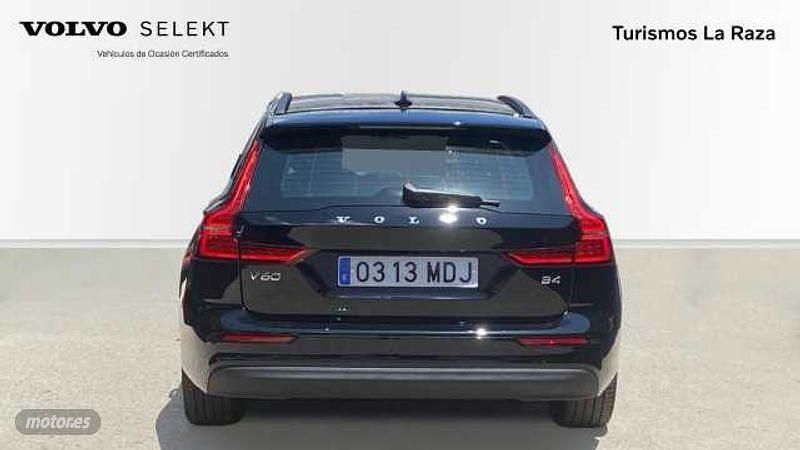 Usado Volvo V60 Core 2023 Negro Familiar