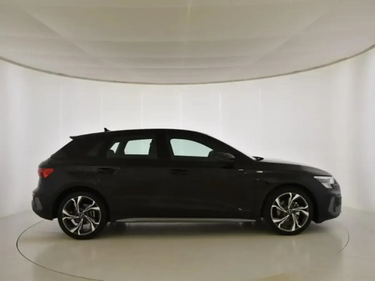 Usado Audi A3 150 CV (110 kW) 2022 Azul Berlina