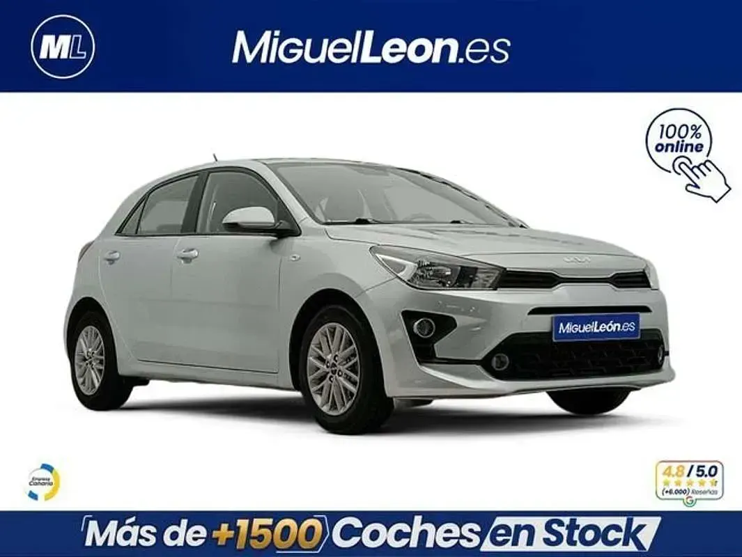 Usado Kia Rio 84 CV (61 kW) 2023 Gris Utilitario