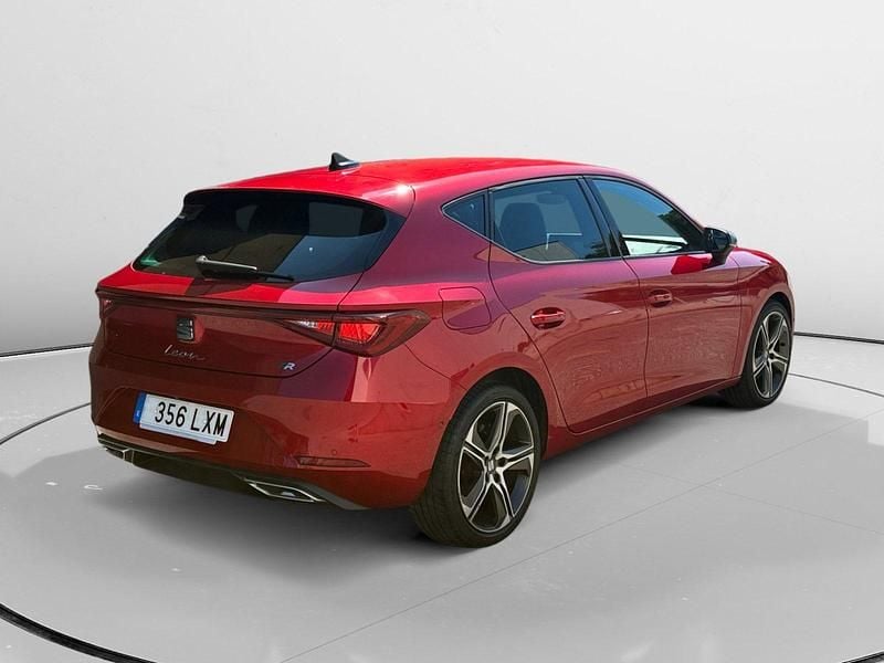 Usado Seat Leon FR 151 CV (111 kW) 2022 Negro Utilitario