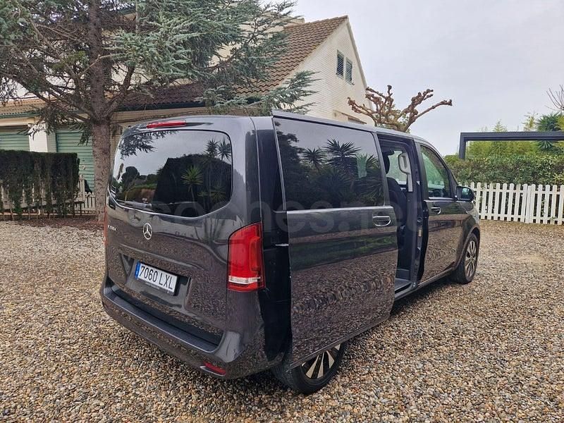 Usado Mercedes V250 Avantgarde 190 CV (139 kW) 2022 Gris / plata Monovolumen