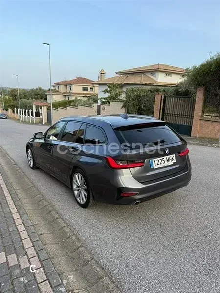 Usado BMW 318 Comfort Edition 150 CV (110 kW) 2020 Gris / plata Familiar