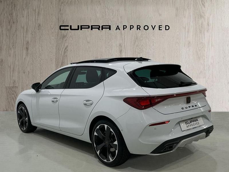 Usado Cupra Leon 150 CV (110 kW) 2024 Blanco Berlina