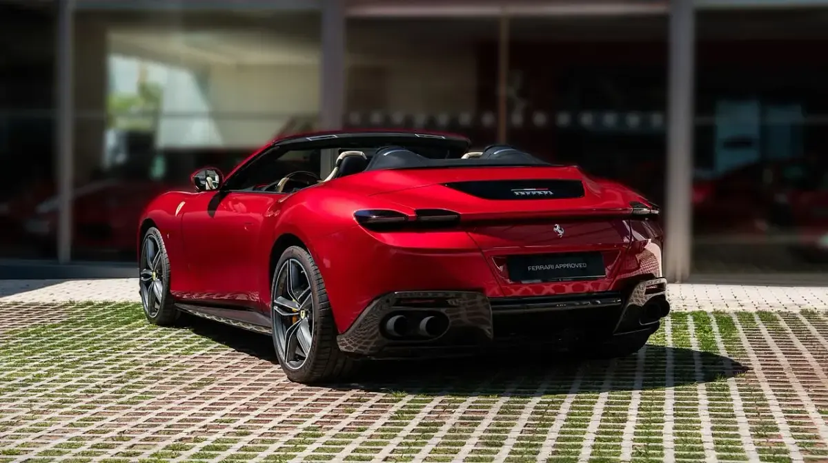 Usado Ferrari Roma 620 CV (456 kW) 2025 Rojo Descapotable
