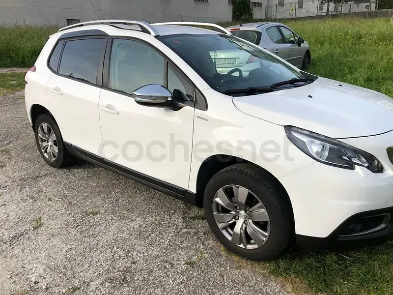 Usado Peugeot 2008 Style 82 CV (60 kW) 2018 Blanco SUV