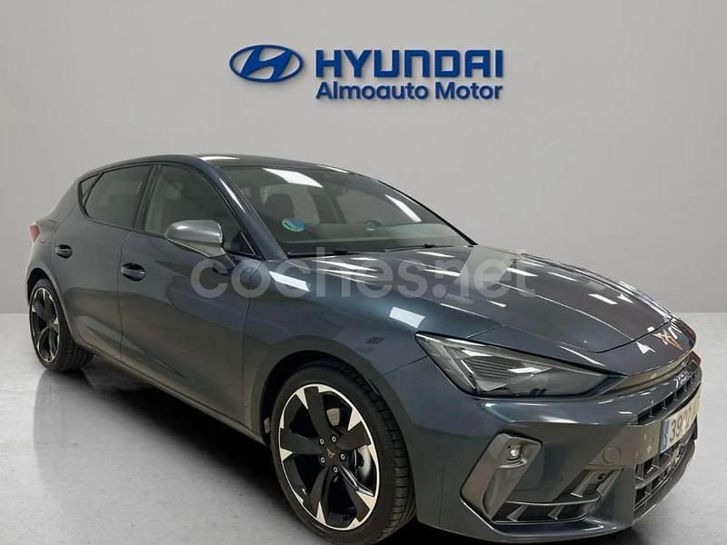 Usado Cupra Leon 150 CV (110 kW) 2025 Gris / plata Berlina