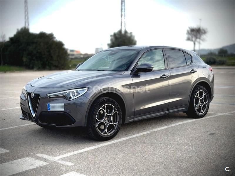Usado Alfa Romeo Stelvio 200 CV (147 kW) 2018 Gris / plata SUV