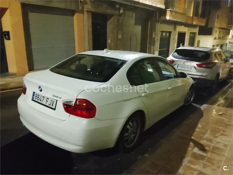 Usado BMW 318 122 CV (89 kW) 2006 Blanco Berlina
