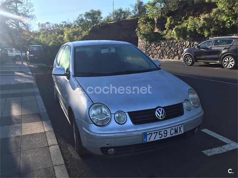 Usado VW Polo Conceptline 65 CV (47 kW) 2003 Gris / plata Berlina