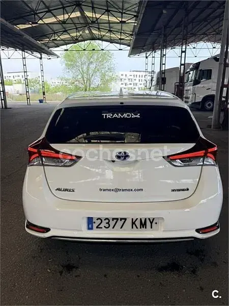 Occasion Toyota Auris Hybrid Business Edition 136 PK (100 kW) 2018 Wit Sedan