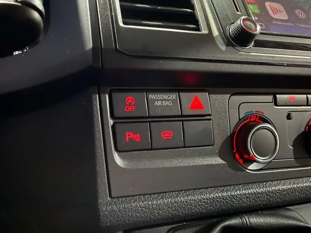 Usado VW Transporter 102 CV (75 kW) 2018 Gris Van