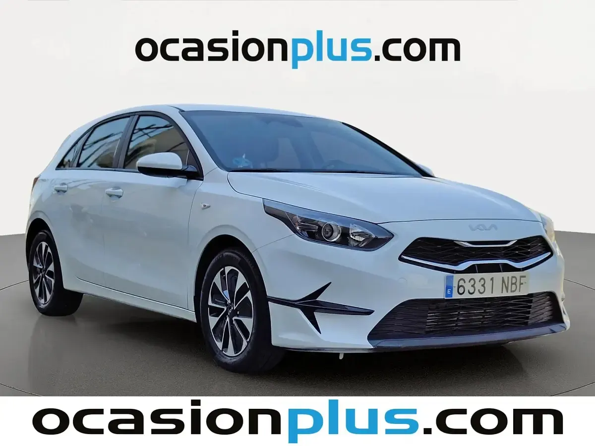 Usado Kia Ceed 101 CV (74 kW) 2025 Blanco Utilitario