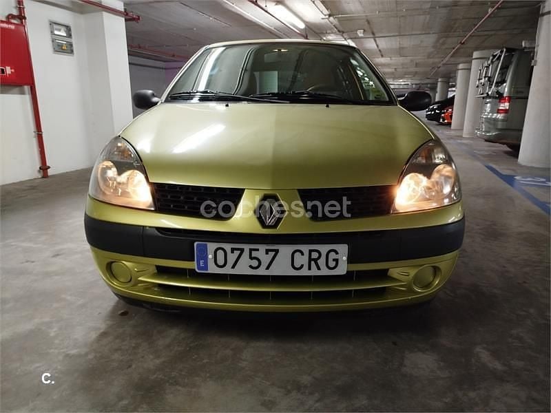 Usado Renault Clio II Expression 60 CV (44 kW) 2004 Verde Berlina