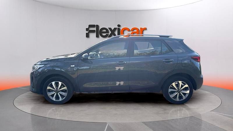 Usado Kia Stonic 84 CV (61 kW) 2022 Gris SUV