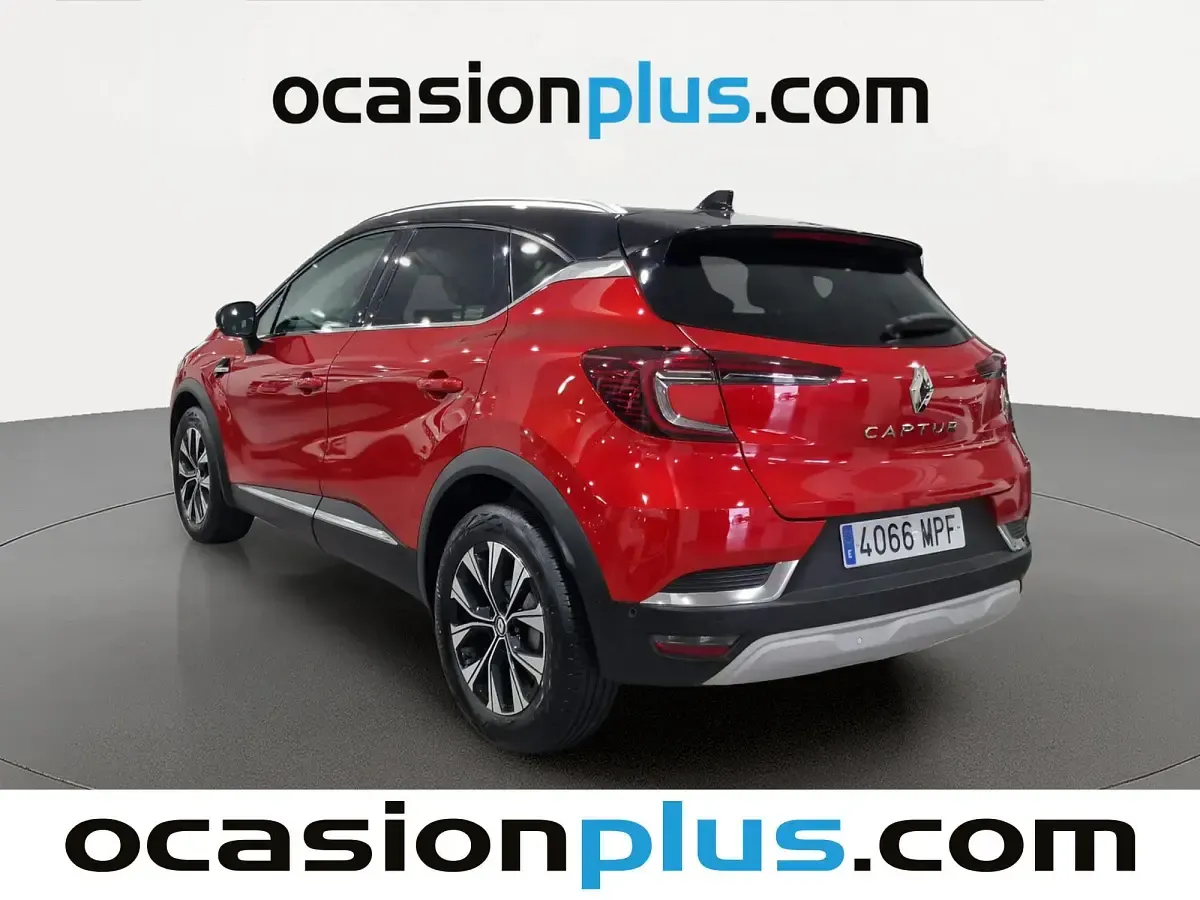 Usado Renault Captur Techno 91 CV (66 kW) 2024 Rojo SUV